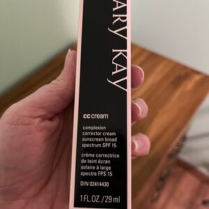 Mary Kay CC Cream - Deep - NWT